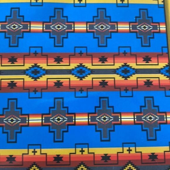 Queen Plush Southwest Design Queen Blanket - Picture 1 of 4